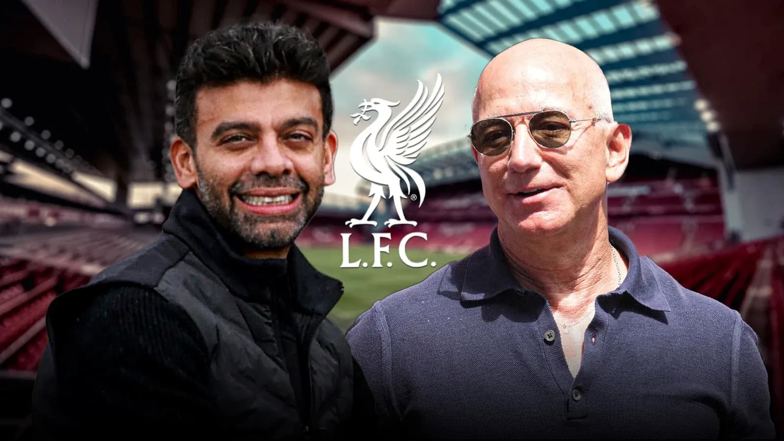 Dos personas sonriendo en estadio de Liverpool