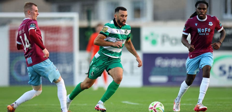 Jugadores de Shamrock Rovers y Egnatia Rrogozhinë