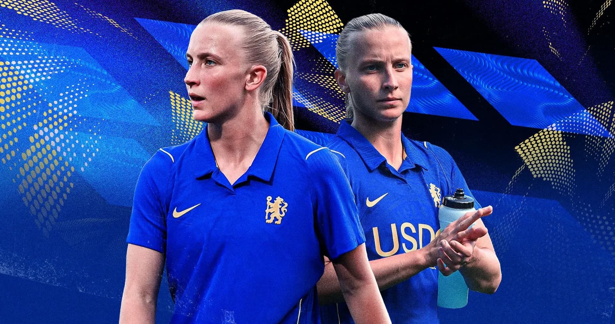 Jugadora del Chelsea en uniforme azul con botella