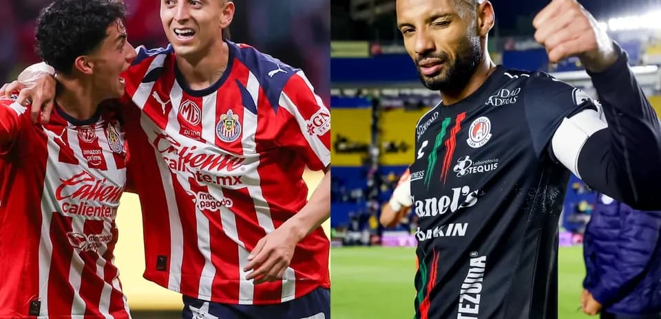 Jugadores de Chivas celebrando un gol