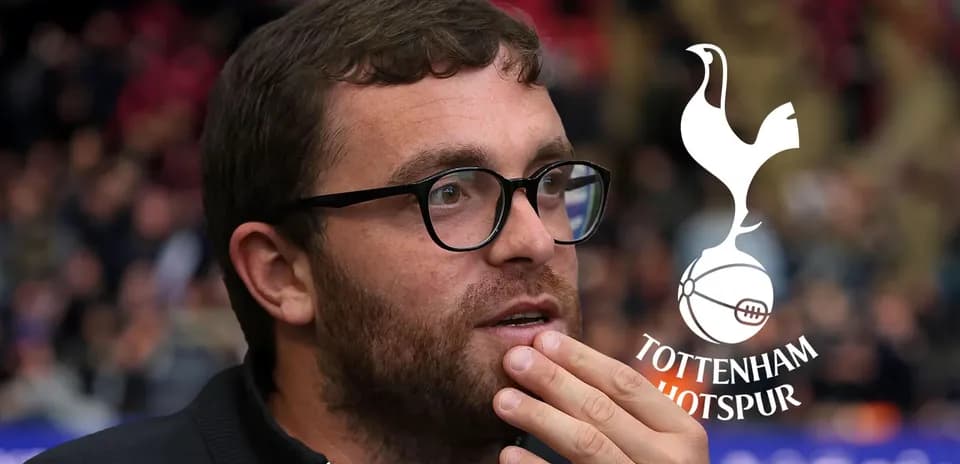 Hombre con gafas durante un evento de fútbol