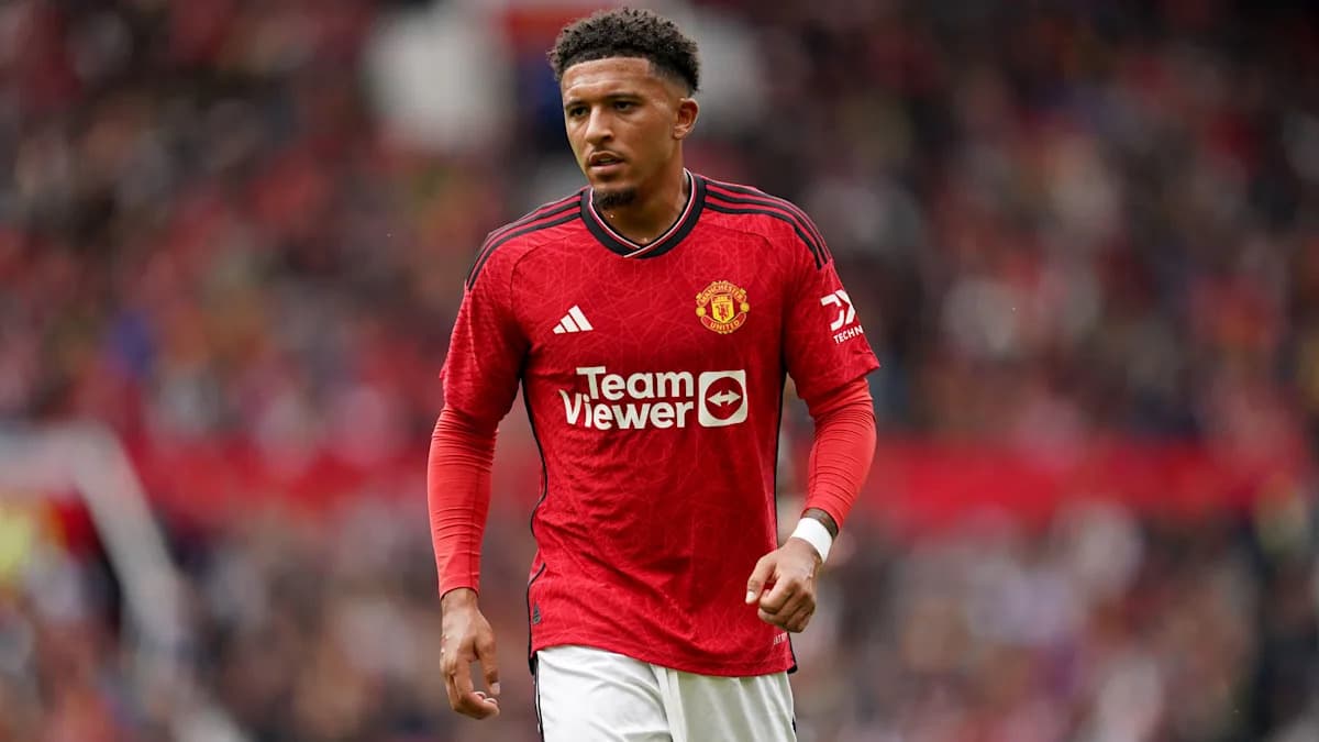 Jugador de Manchester United en campo durante partido