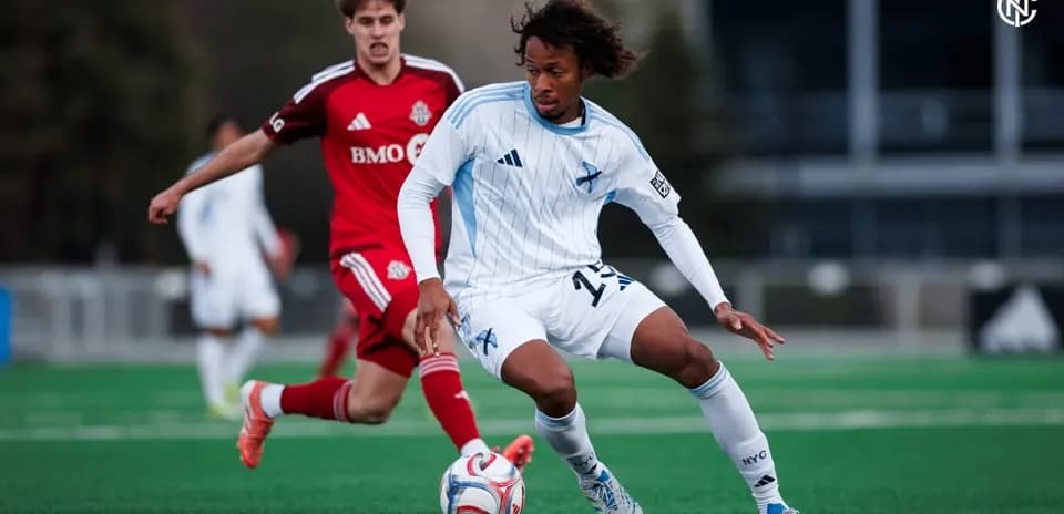 Jugador de Connecticut FC contra New York City II