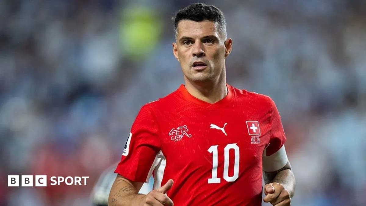 Jugador suizo en acción durante el partido