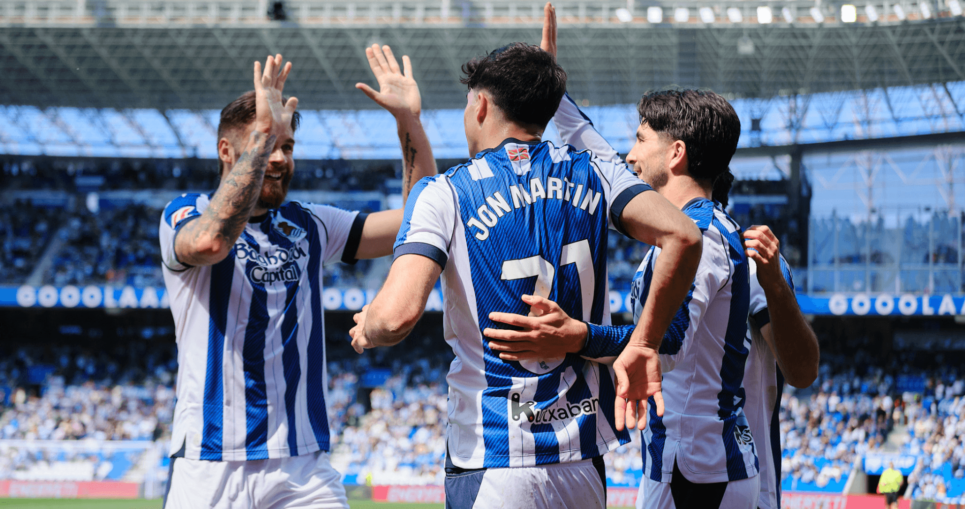 Celebración de gol de jugadores de Real Sociedad