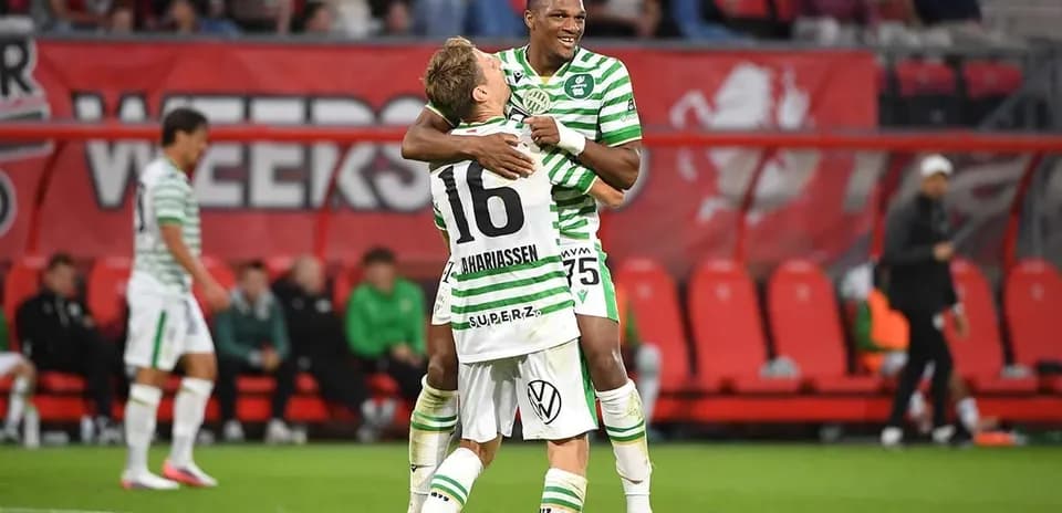 Jugadores de Ferencvarosi celebrando un gol