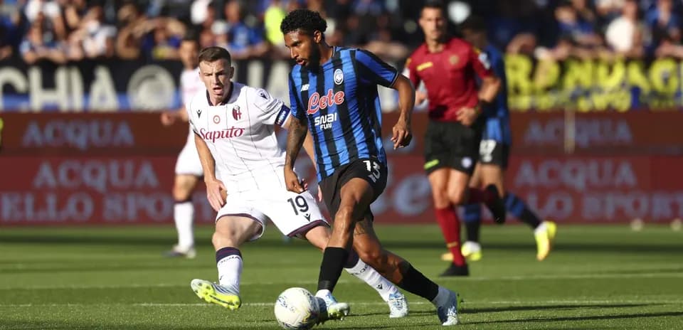 Atalanta contra Bologna en partido de fútbol