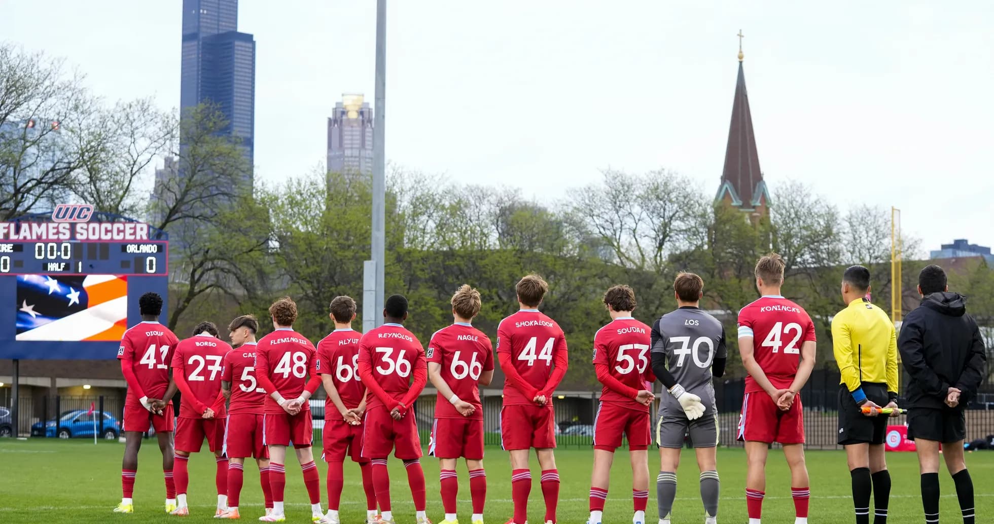 Jugadores del Chicago Fire II alineados para el partido