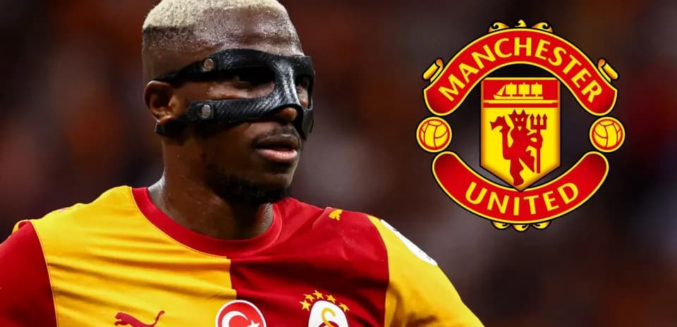 Jugador de Galatasaray con máscara en el campo