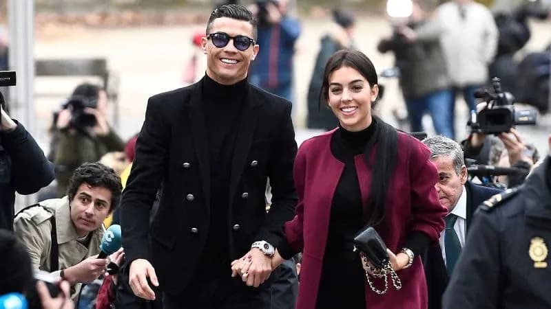 Cristiano Ronaldo y Georgina Rodríguez llegando a un evento