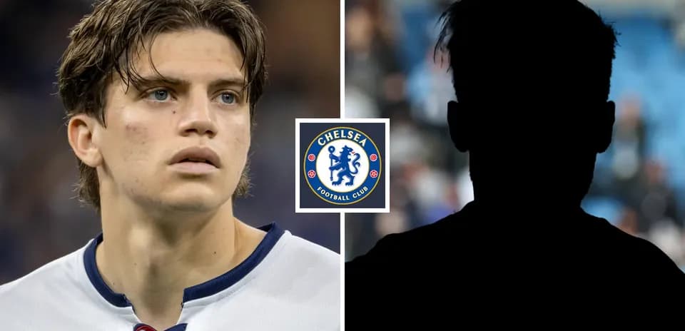 Jugador de Chelsea en primer plano con logo del club