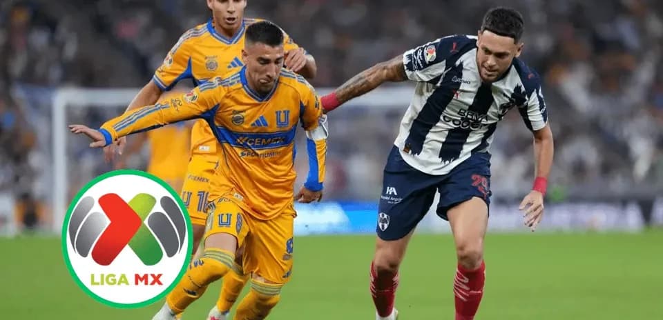 Jugadores de Monterrey y Tigres en acción