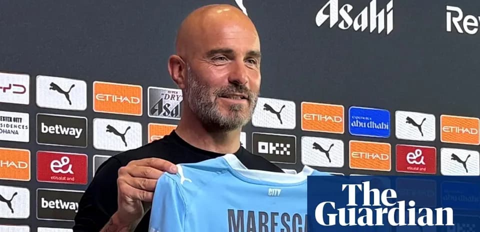 Entrenador presenta camiseta de Maresca en rueda de prensa