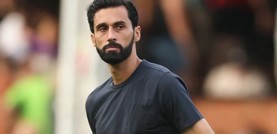 Jugador en la línea de banda durante el partido