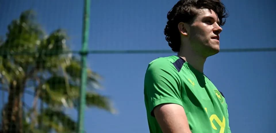 Jugador en sesión de entrenamiento bajo el sol