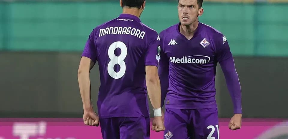 Jugadores de Fiorentina celebrando en el partido