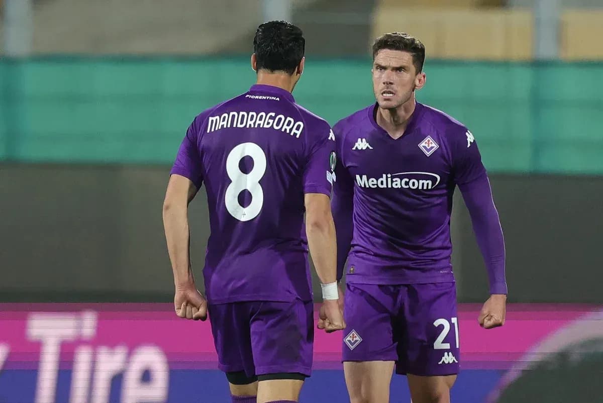 Jugadores de Fiorentina celebrando en el partido