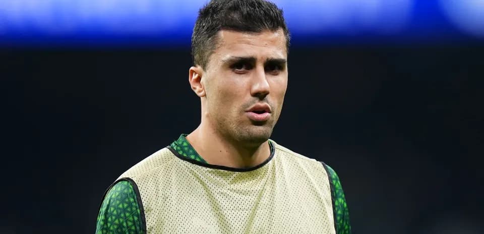 Jugador con pechera durante sesión de entrenamiento
