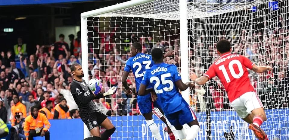Gol de Nottingham Forest contra Chelsea