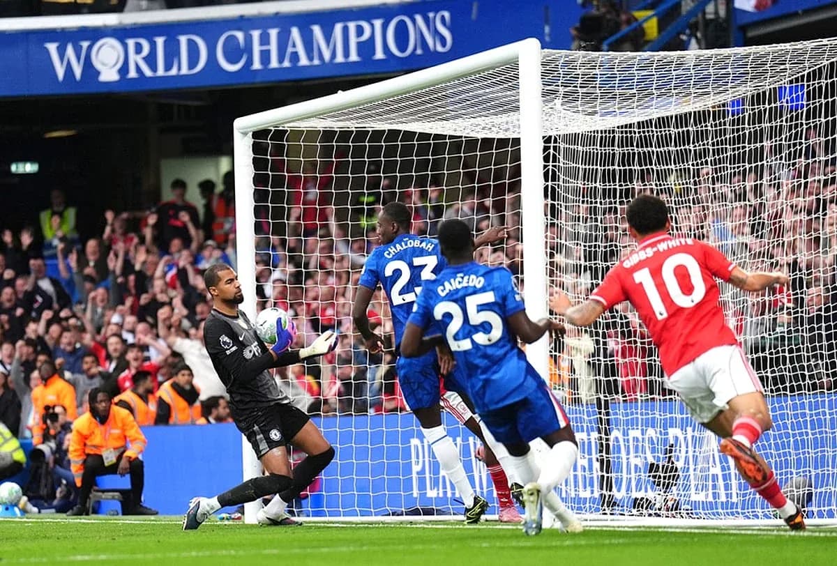 Gol de Nottingham Forest contra Chelsea