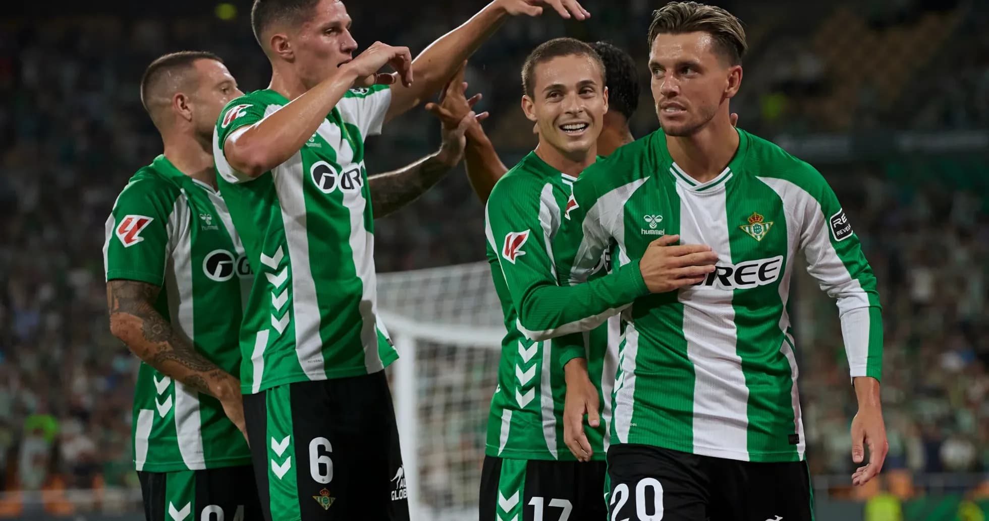 Jugadores del Real Betis celebrando un gol