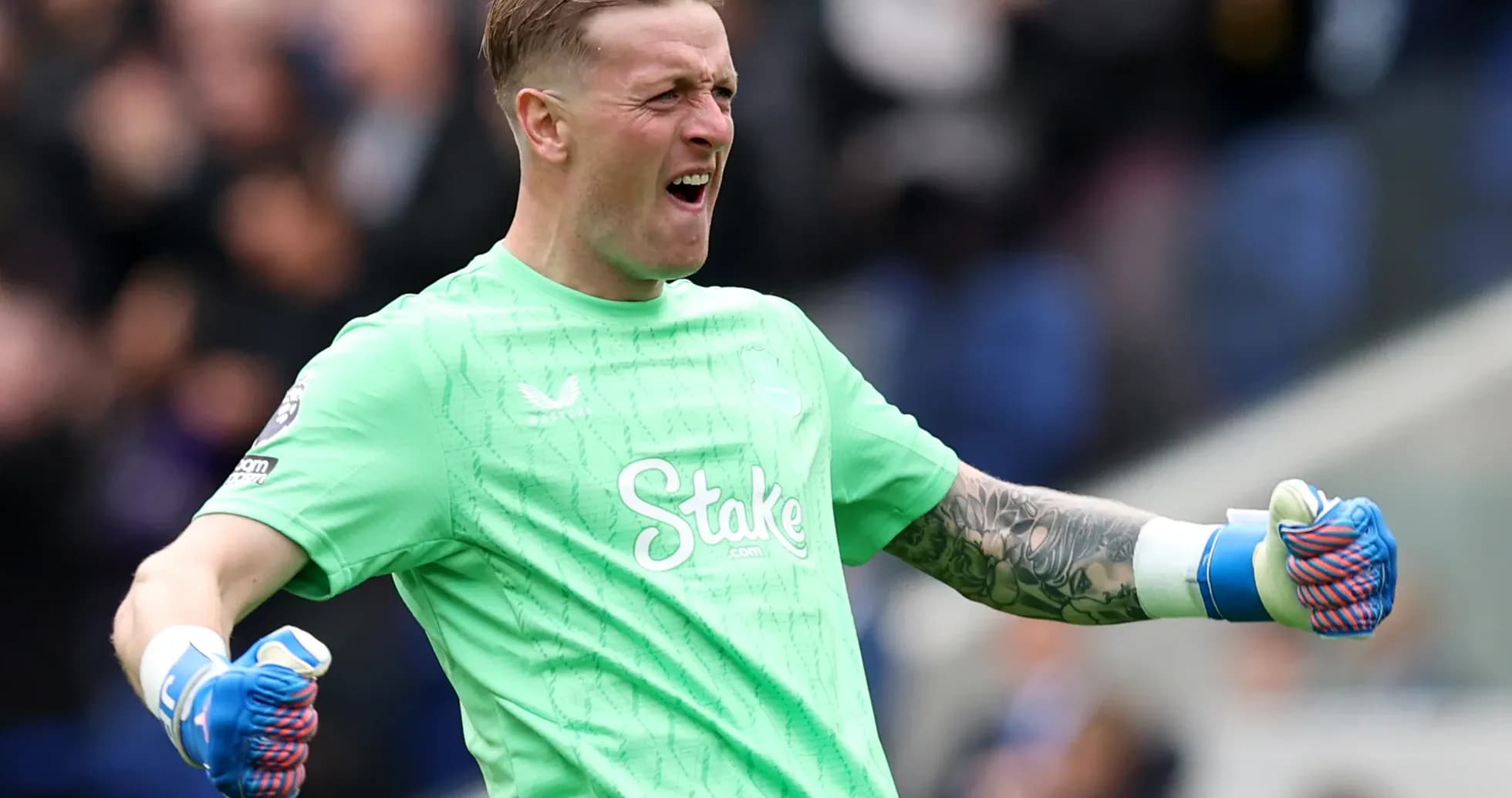 Portero de Everton celebrando una victoria