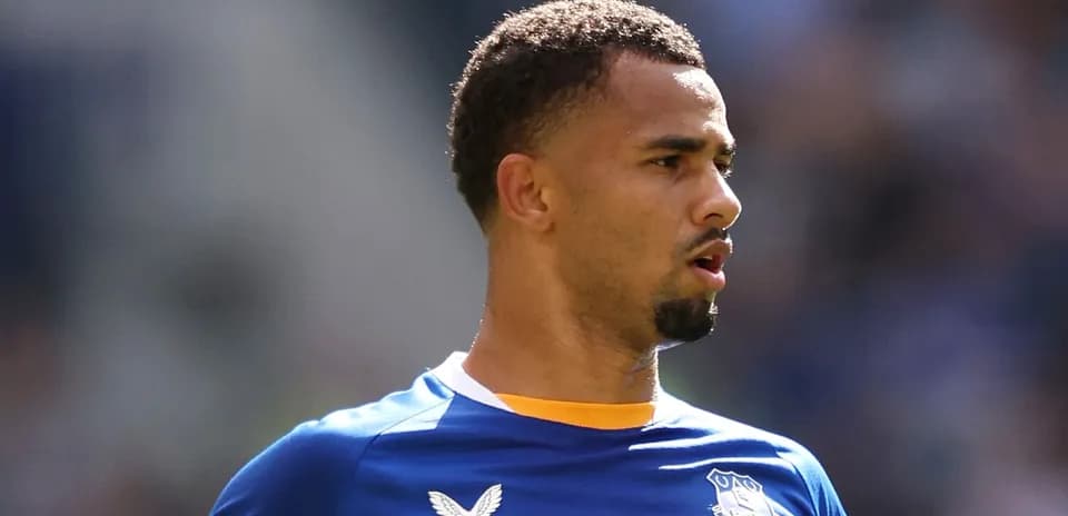 Jugador de Everton en acción durante el partido