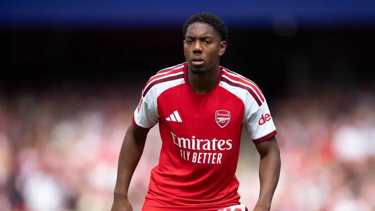 Jugador de Arsenal en acción durante el partido