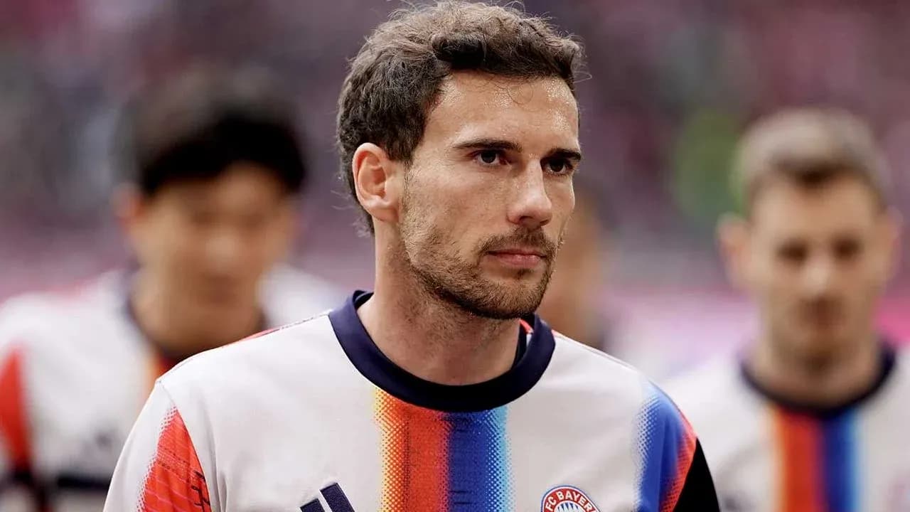 Jugador de Bayern Munich en el campo antes del partido