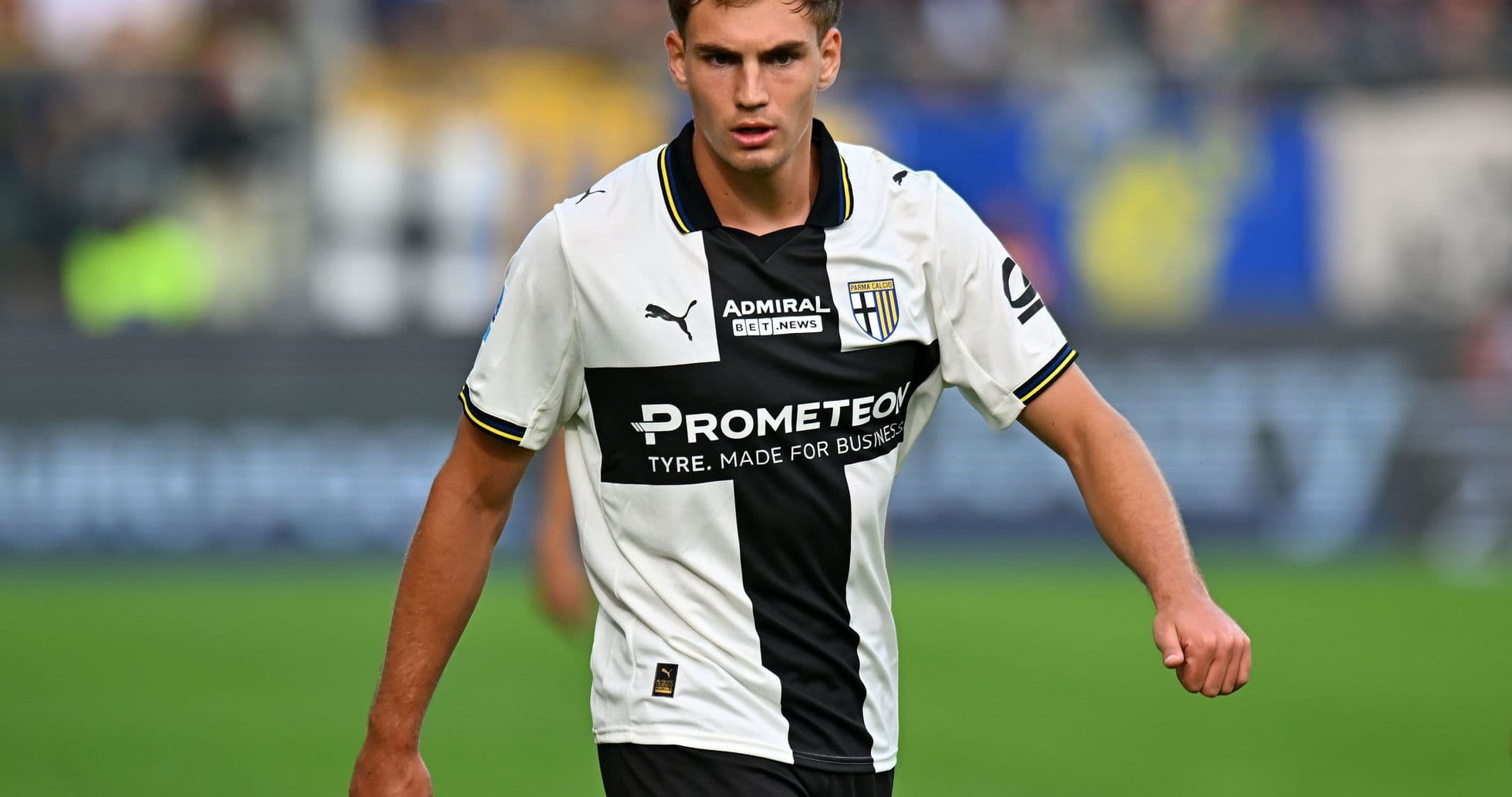 Jugador de Parma en acción durante el partido