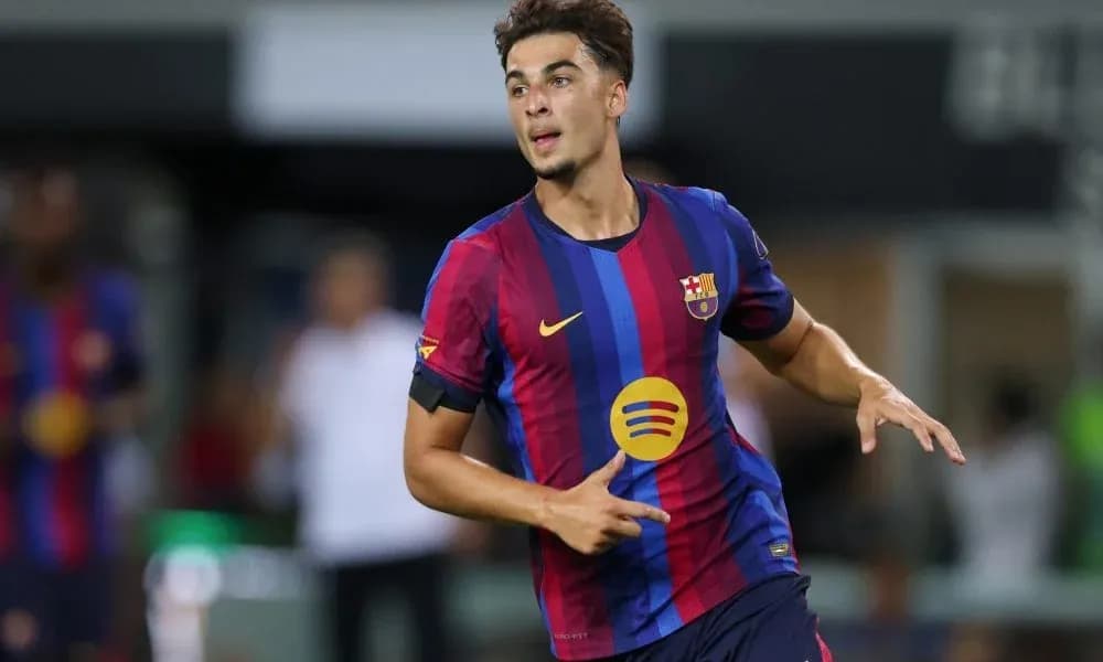 Jugador del Barcelona celebrando un gol en el campo