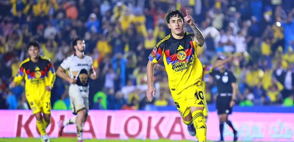 Jugador del Club América celebrando un gol