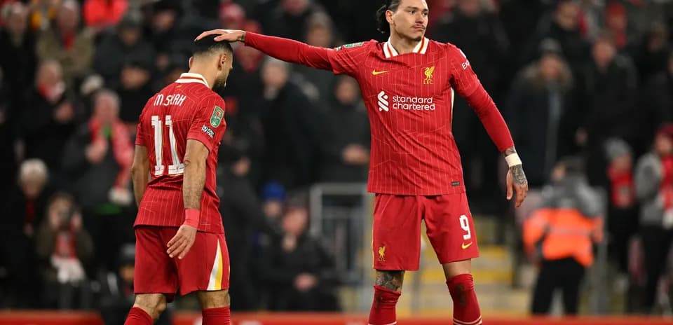 Jugadores de Liverpool en el campo durante el partido