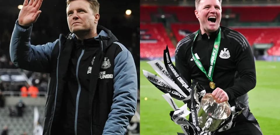 Entrenador de Newcastle saludando y celebrando trofeo