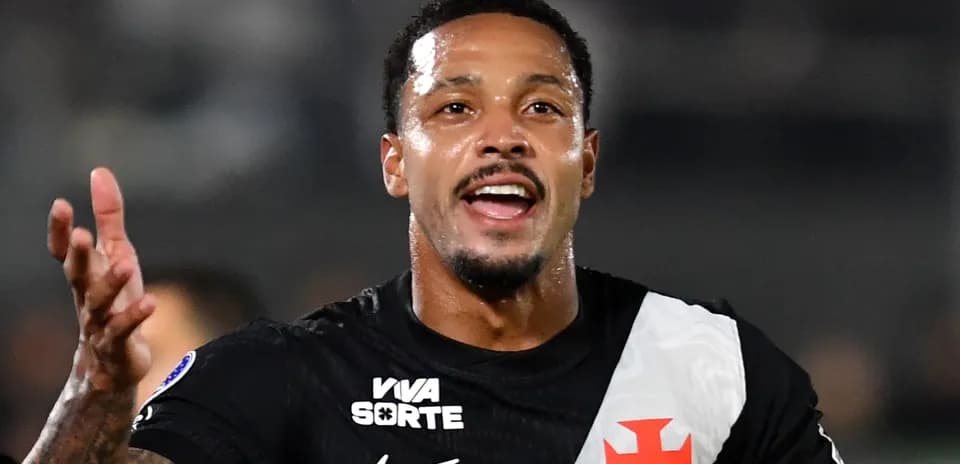Jugador celebrando con camiseta de Vasco da Gama