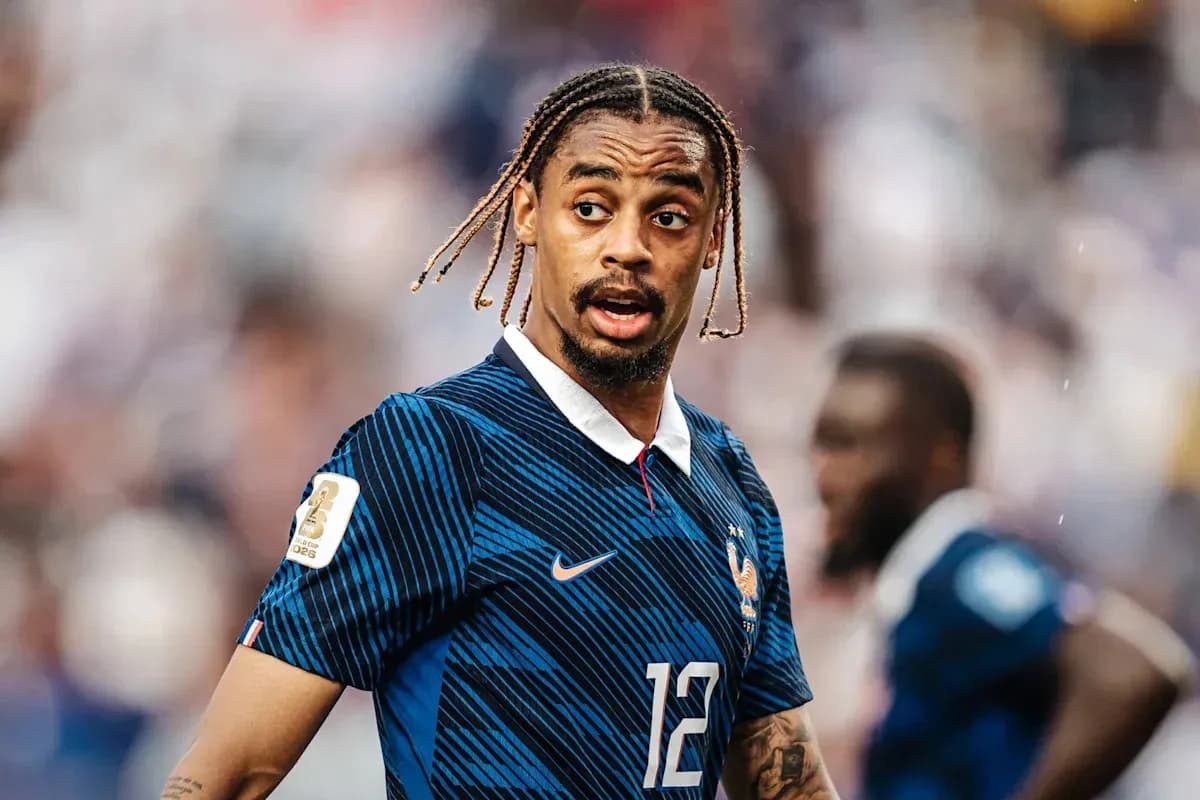 Jugador de Francia en uniforme durante un partido