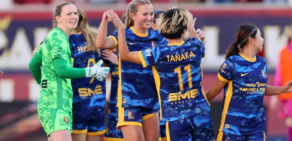 Jugadoras de San Diego Wave celebrando un gol