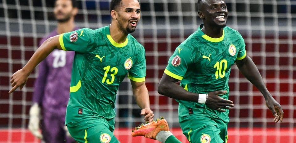 Jugadores de Senegal celebrando un gol durante partido