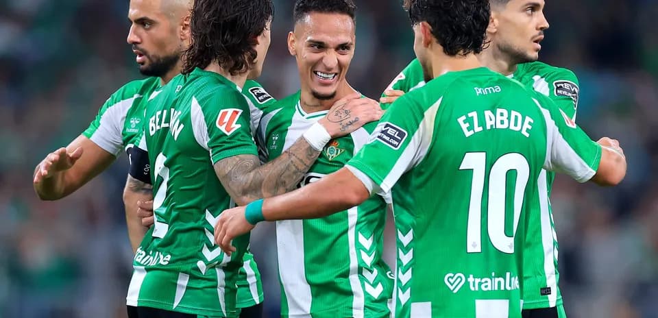 Jugadores de Real Betis celebrando un gol