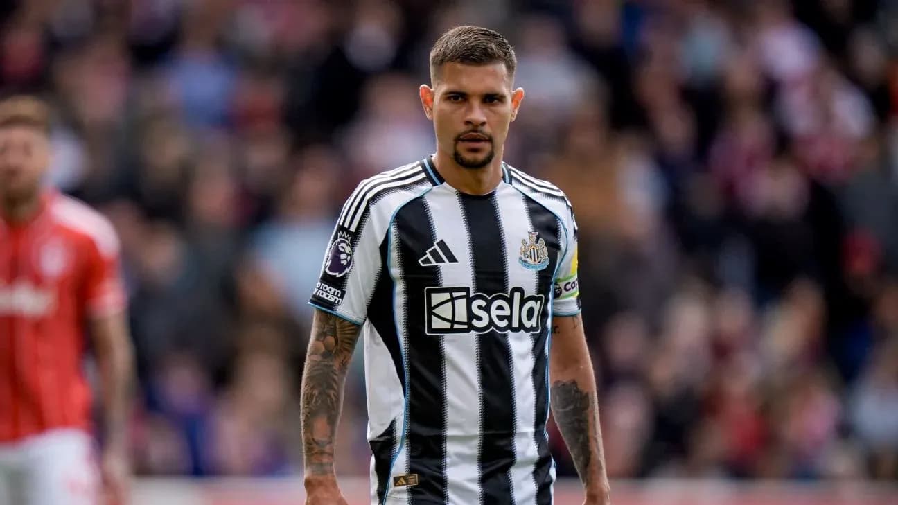 Jugador de Newcastle en acción durante el partido