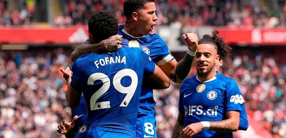 Festejo de jugadores de Chelsea en el partido