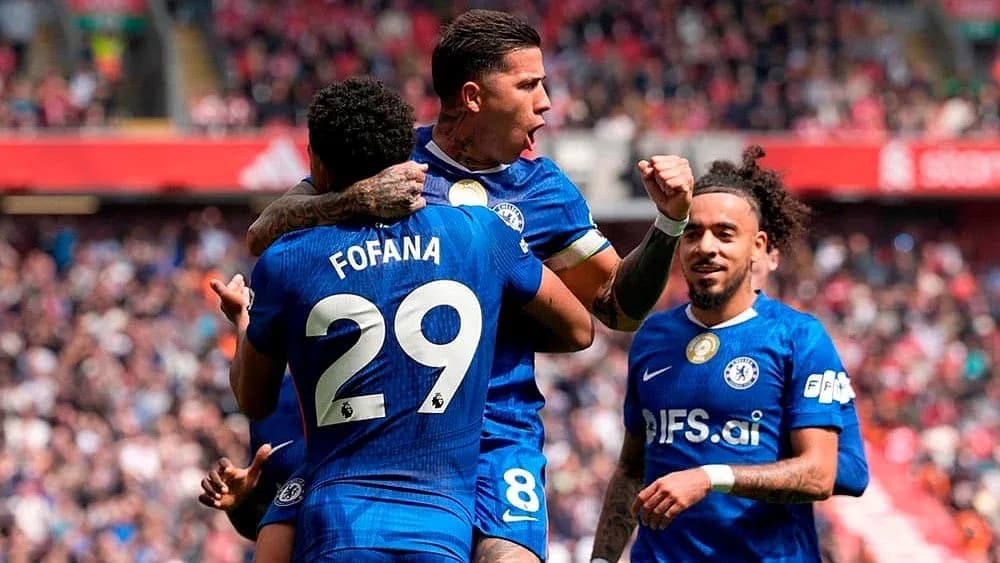 Festejo de jugadores de Chelsea en el partido