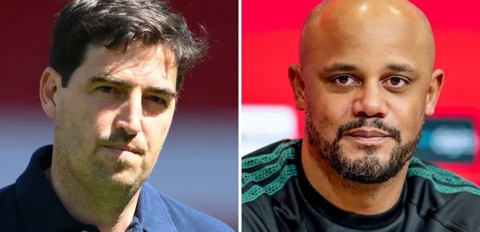 Dos entrenadores durante una conferencia de prensa