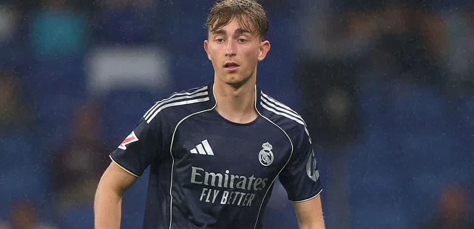 Jugador de Real Madrid en acción durante el partido