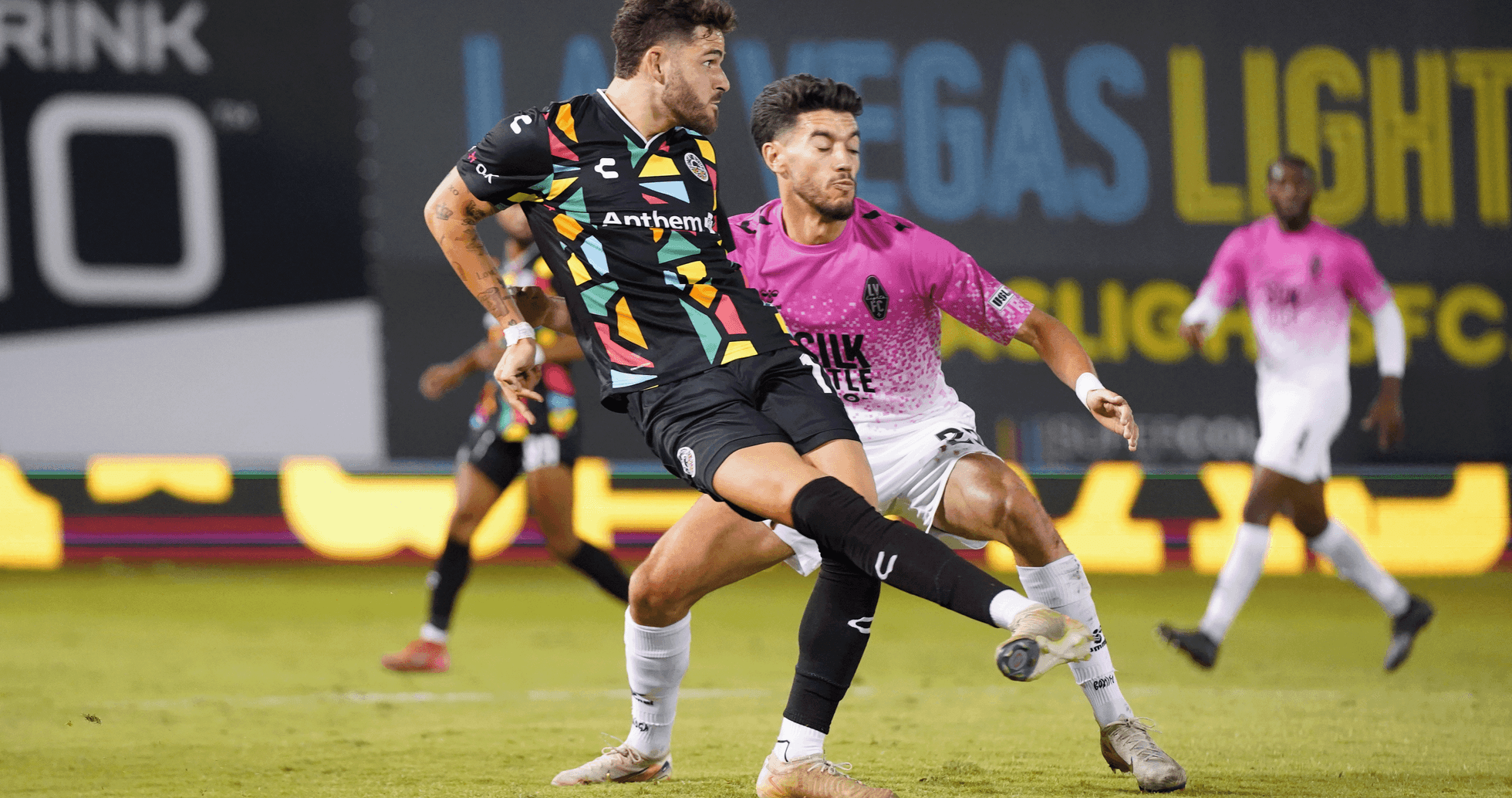 Jugador de Las Vegas Lights y Oakland Roots en acción