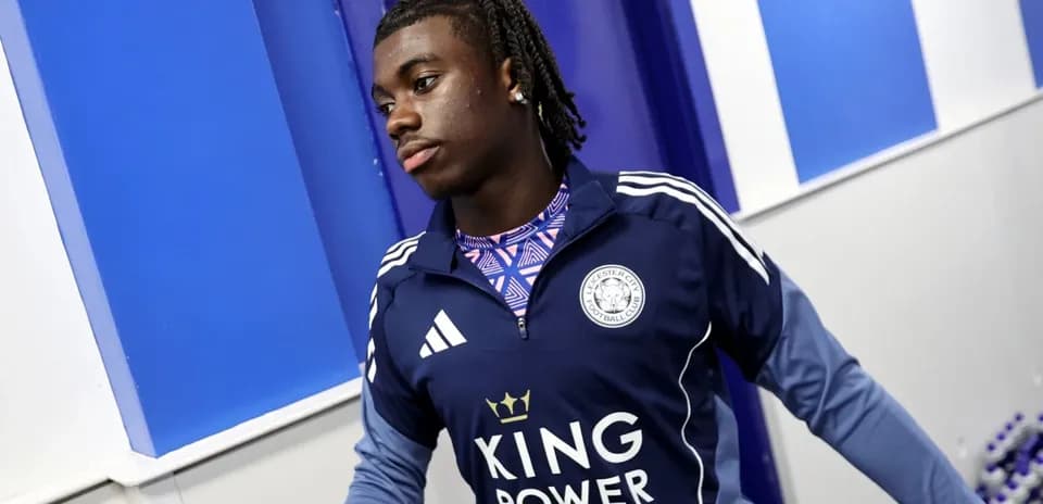 Jugador de Leicester City entrando al vestuario