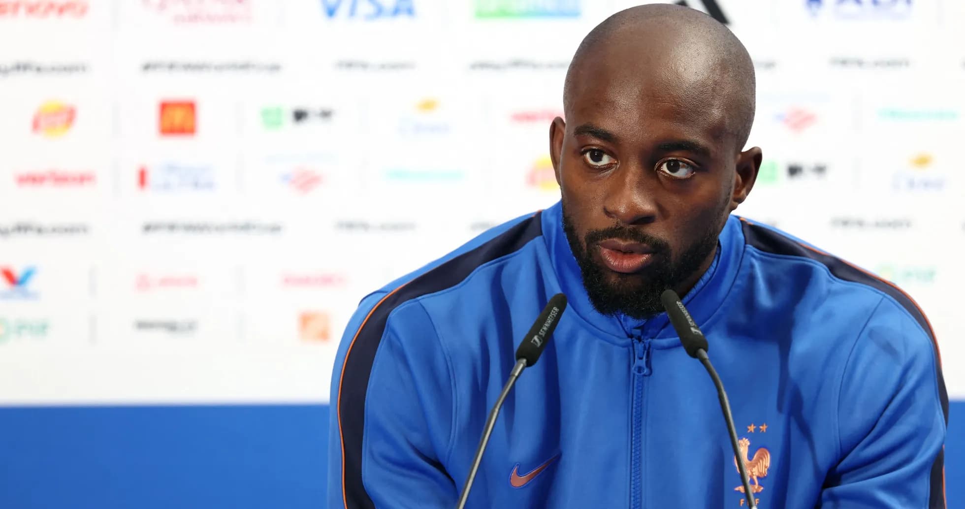 Jugador hablando en conferencia de prensa