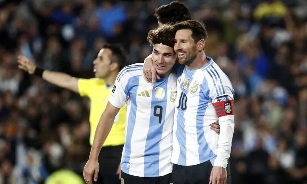 Jugadores argentinos celebrando en el campo de juego