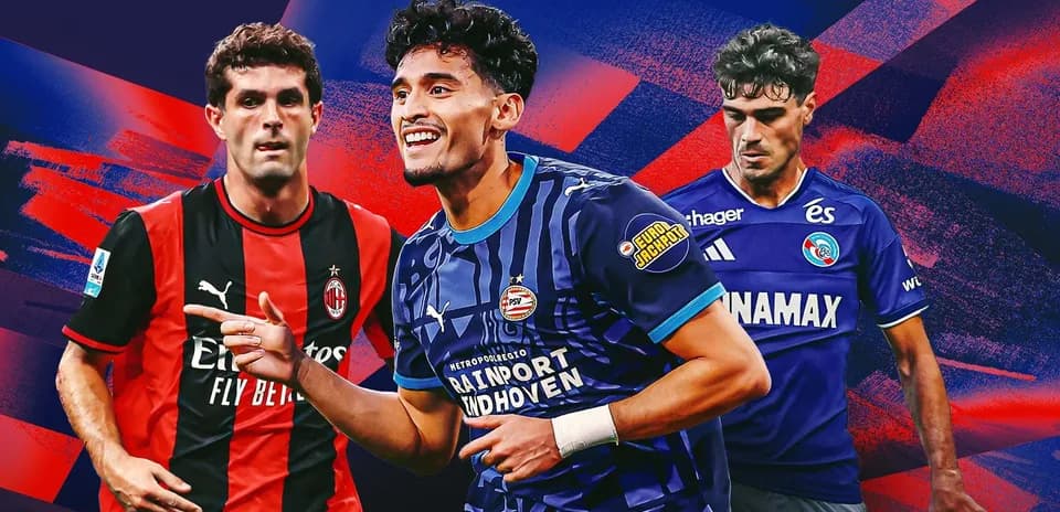 Tres jugadores de fútbol en acción con fondo colorido