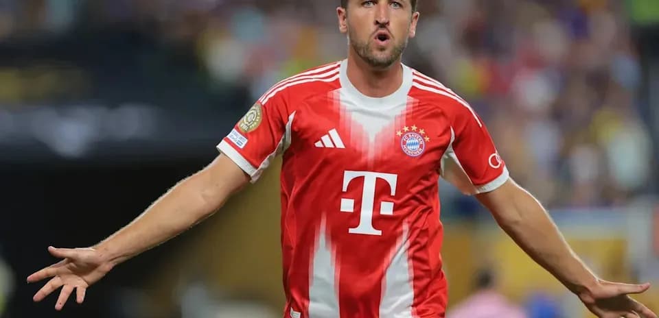 Jugador de Bayern Múnich celebrando un gol en el partido